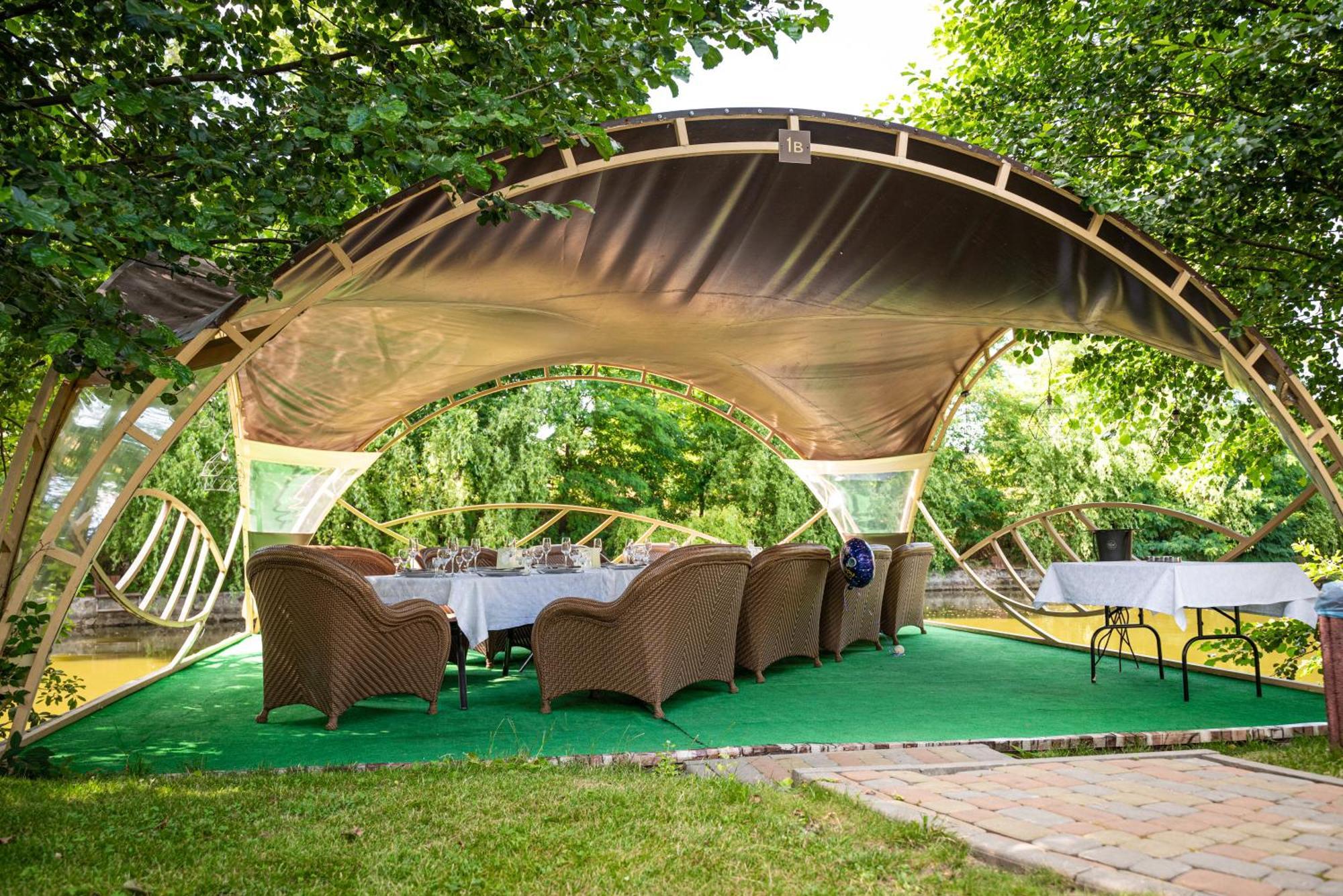 Hotel Butterfly Sadove Luaran gambar