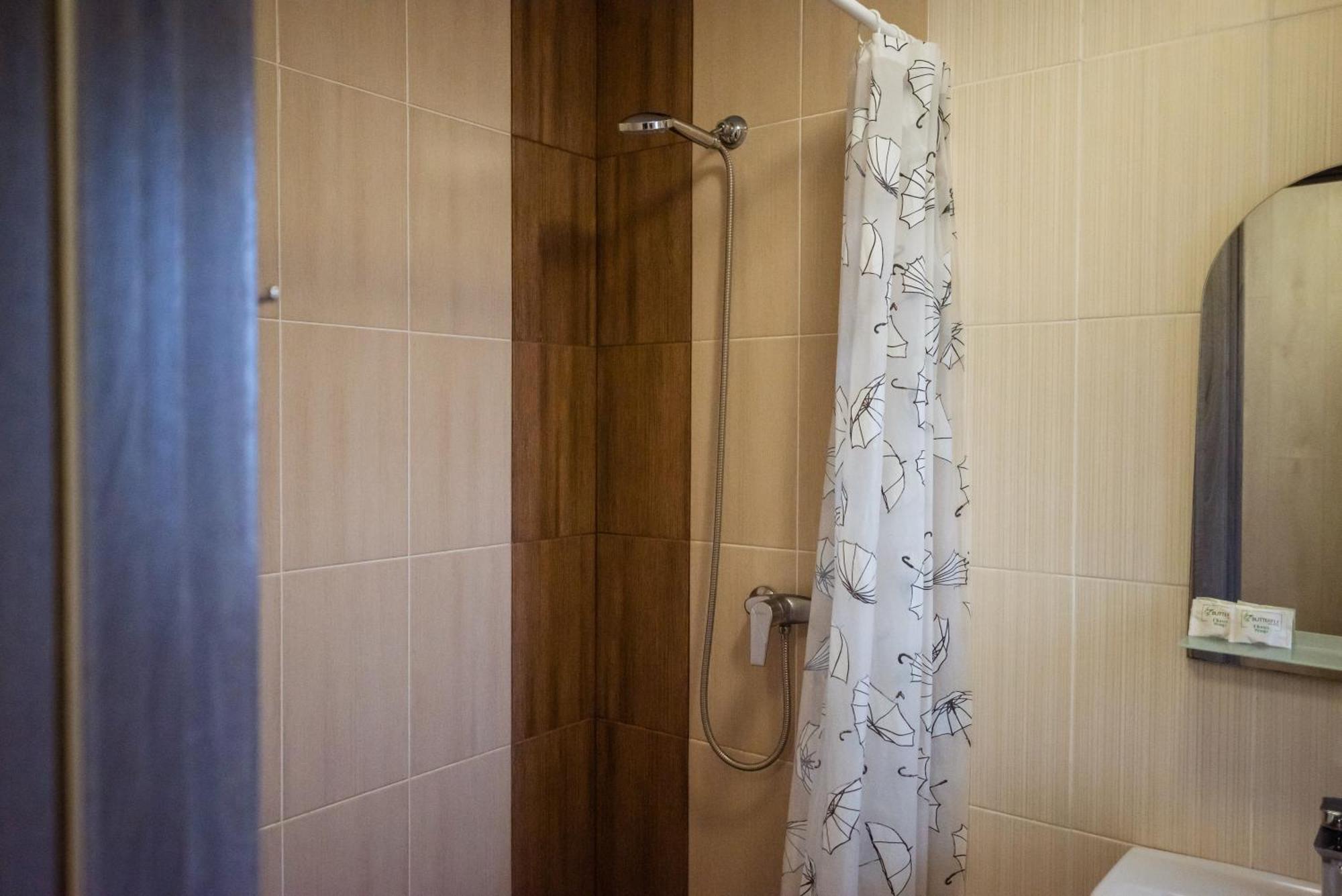 Hotel Butterfly Sadove Luaran gambar