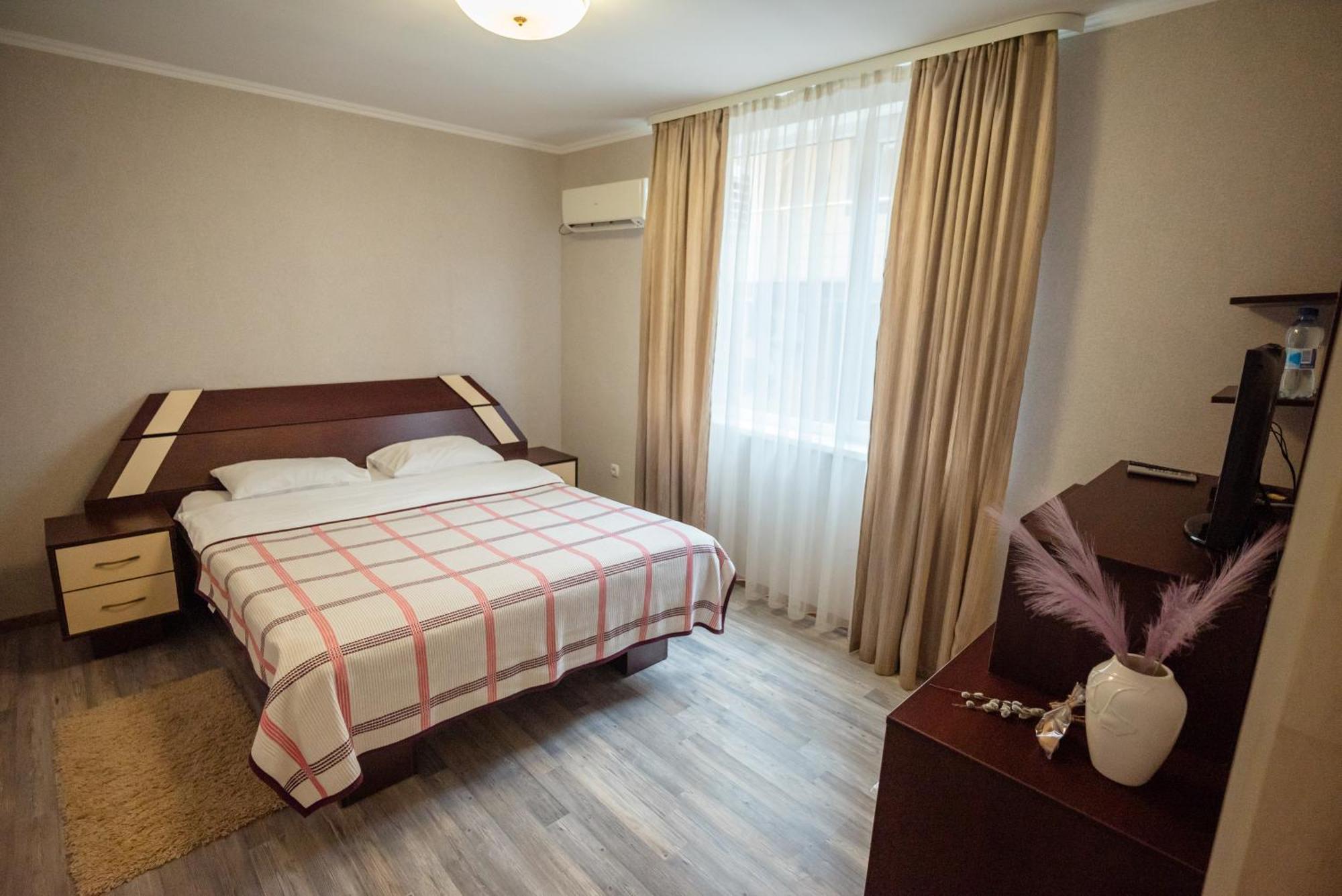 Hotel Butterfly Sadove Luaran gambar